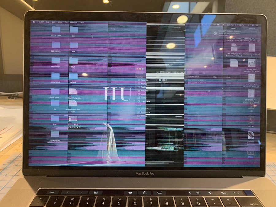aftermarket battery macbook pro screen issues